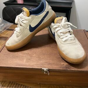 Nike Men's Cream and Navy Sneakers